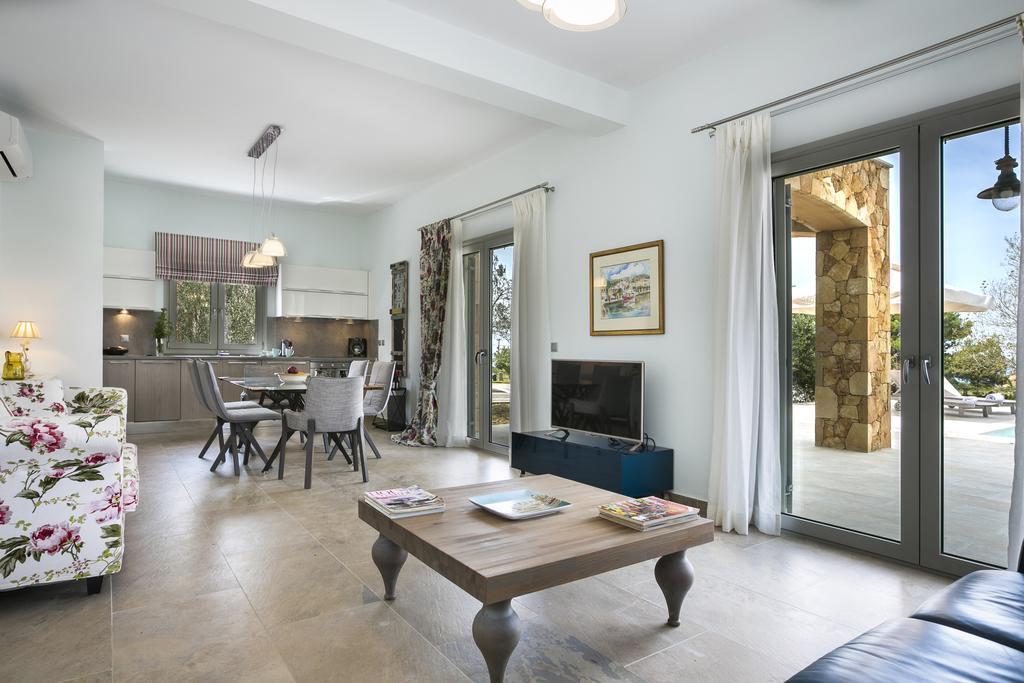Afrodite Luxury Villa Svoronata Eksteriør billede