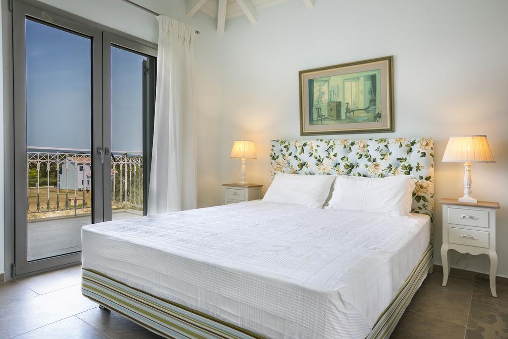 Afrodite Luxury Villa Svoronata Eksteriør billede