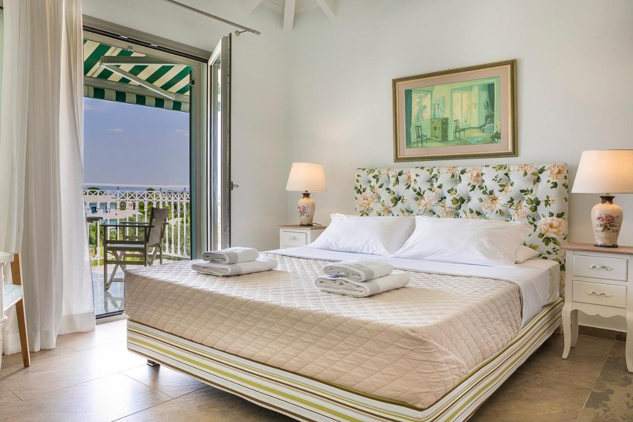Afrodite Luxury Villa Svoronata Eksteriør billede